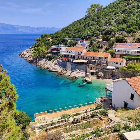 Robinson Lenka 公寓 *